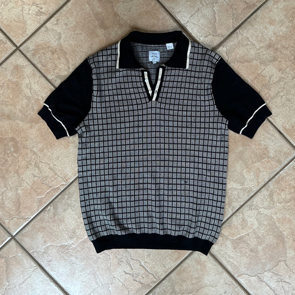 Saks Fifth Avenue (Max N Chester) Black and Gray Knit Polo Shirt - Size M